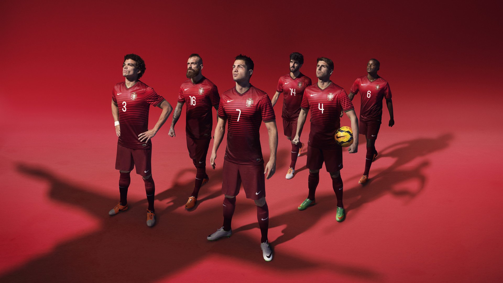 雷沃挖掘机介绍图片（雷沃挖掘机优缺点）